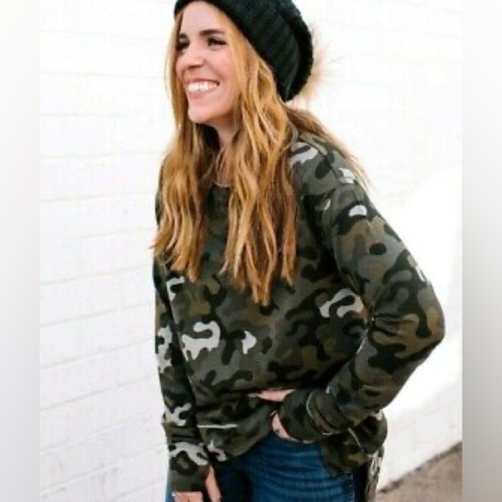 Rachel Hollis Olive Camouflage Long Sleeve Sweatshirt.  Size XS